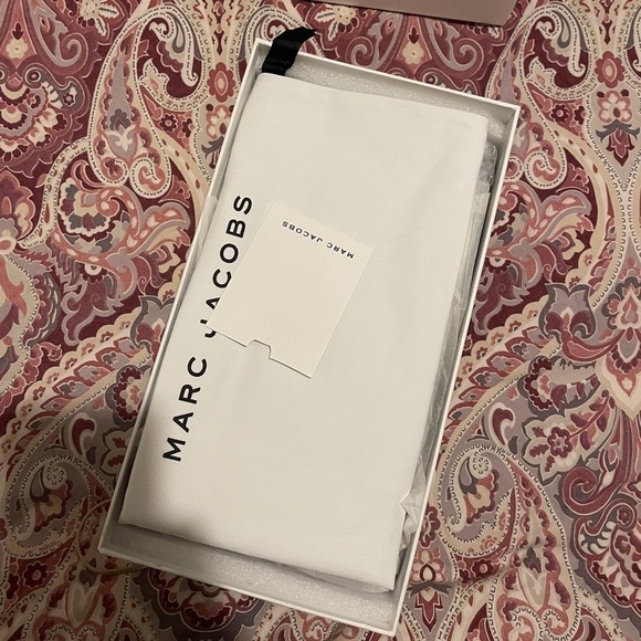 Marc Jacobs Elizabeth Flat Sandal - Picture 4 of 8